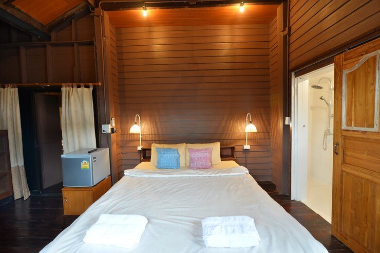 traditional-thai-style-wooden-bedroom_251764-575